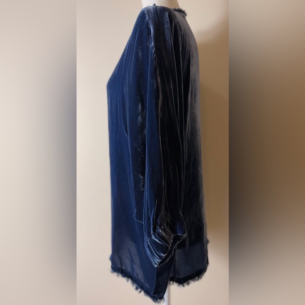 Sundance Deep Blue Velvet Blouse Dolman Sleeve Top, Size Medium, NWOT - Picture 9 of 13